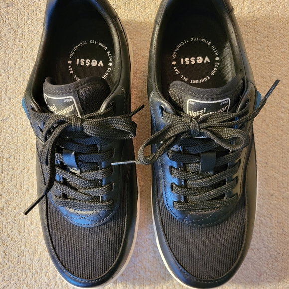 Vessi Courtside Classic Women's Waterproof Sneakers - Picture 3 of 6